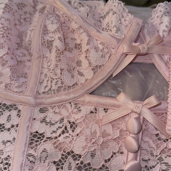 FOR LOVE & LEMONS
Creamsicle Lace Thong Panty & Underwire Bra - Picture 7 of 7